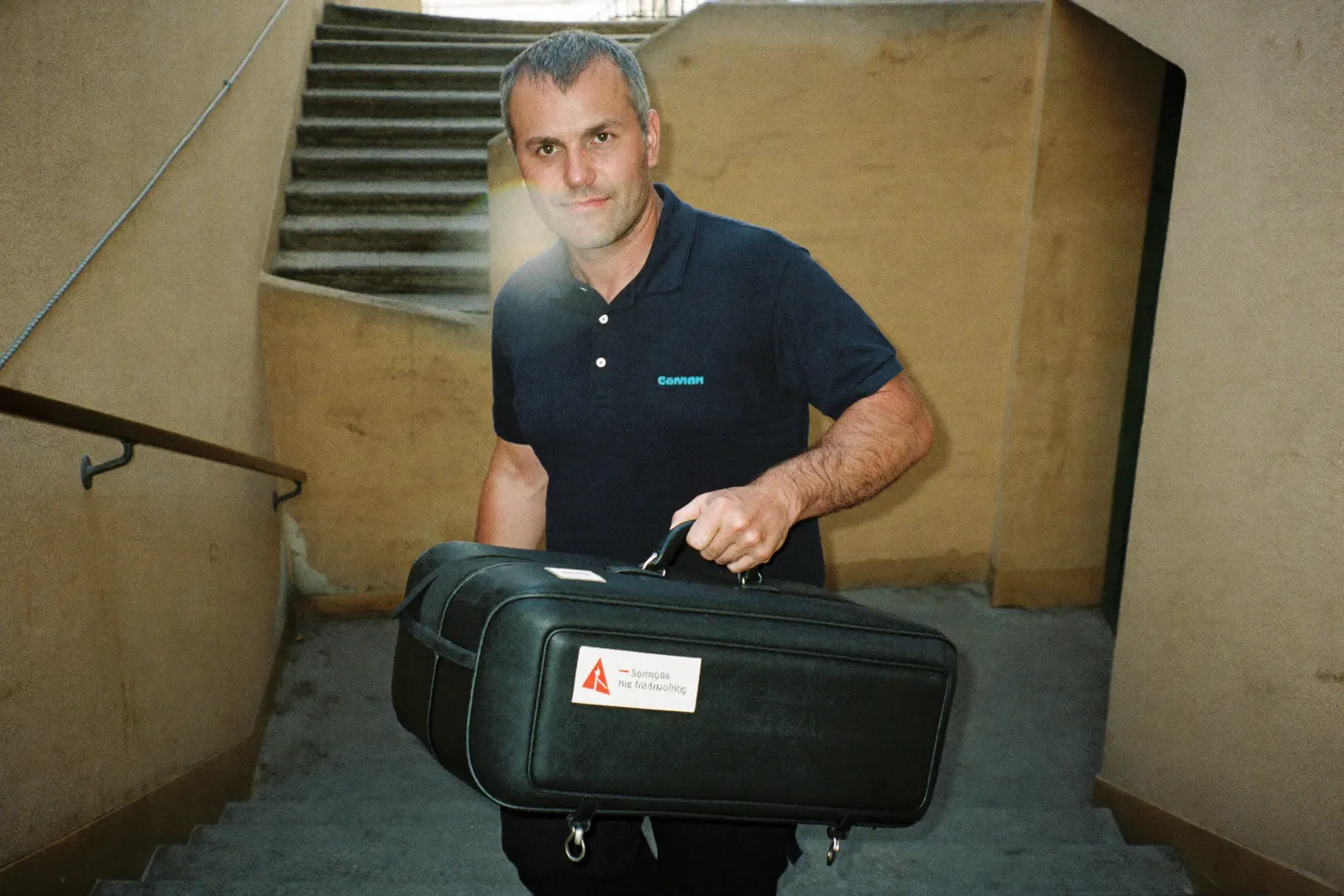 Technicien Stop-Nuisibles06 en intervention dans les Alpes-Maritimes